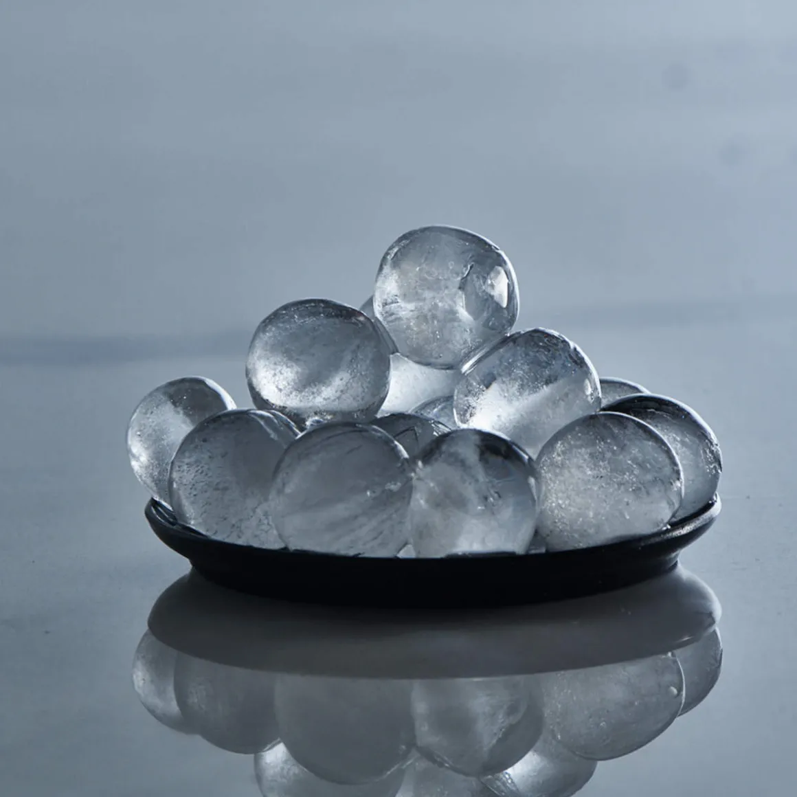 Eiswürfelform mit Deckel – Platin Silikon – Kugeln | 42 x 2 cm